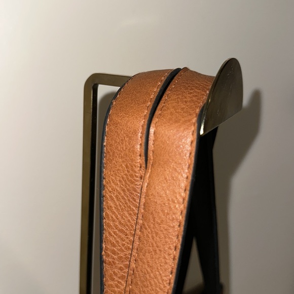 BEAUTIFUL BROWN LEATHER CARRY ALL! A MUST HAVE!! - Picture 9 of 14